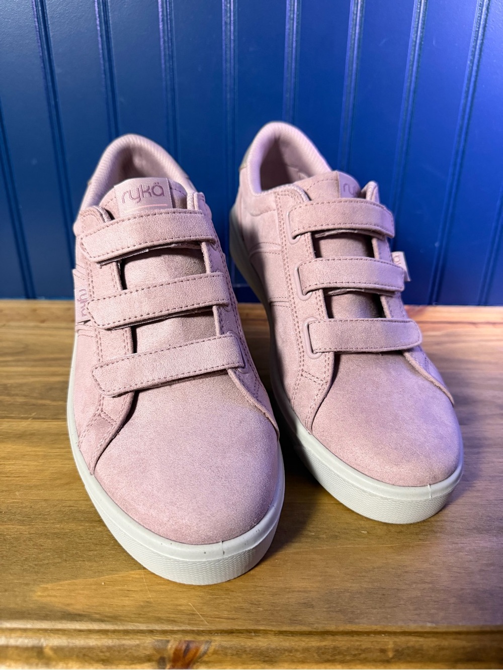 Ryka Viv Classic 2 Women’s Pink Suede Velcro Sneakers Size 10 NIB